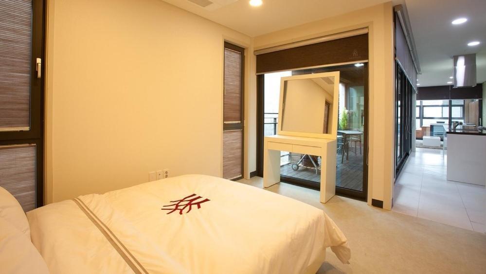 Bao House Pool Villa Янпхьон Екстериор снимка
